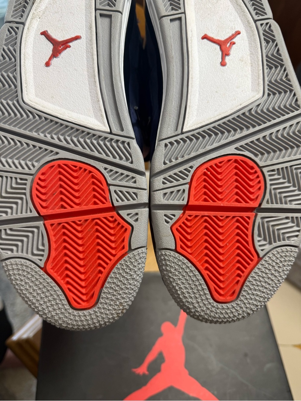 Jordan 4 - Picture 6 of 8